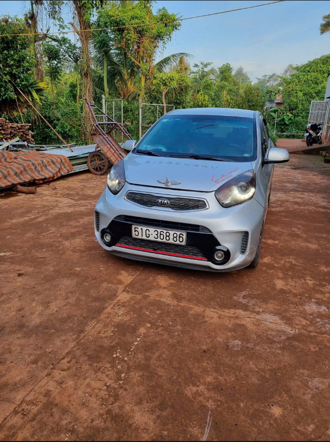 Xe 4 chỗ phục vụ khách đi tỉnh